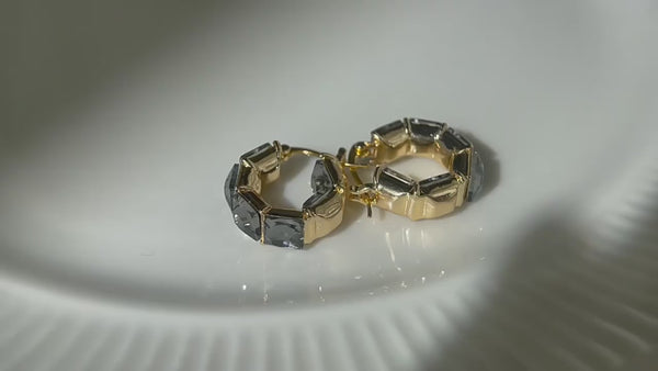 Elegant 14K Forgyldte Øreringe med Glas Zirkonia – Sekskantet Design