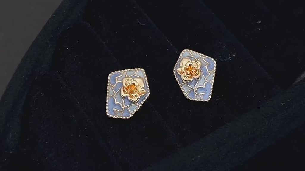 Kamelia Øreringe – 14K Forgyldt Design & 925 Sølv Nål