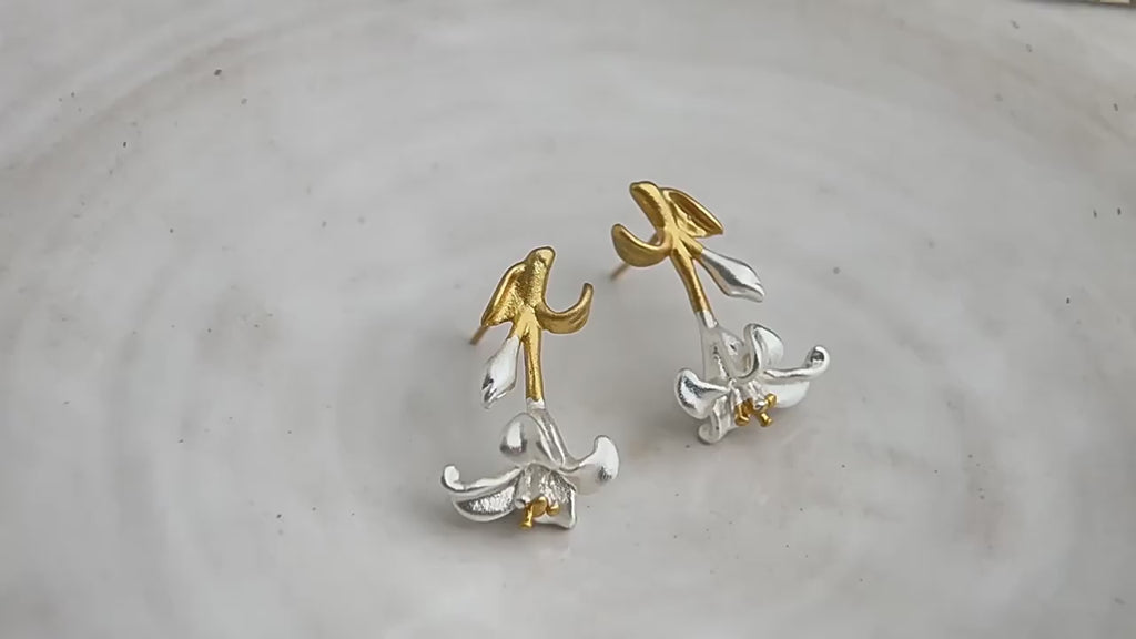 Fransk inspireret dobbeltfarvet blomst Øreringe med 14K Forgyldt & 925 Sølv Nål