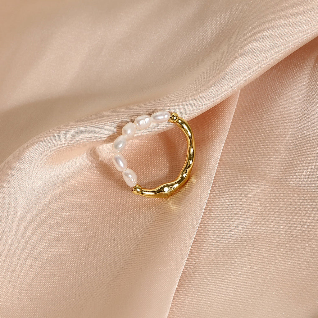 Ring med Ferskvandsperler og 16K Forgyldning – Elegant og Organisk Design - Lilla Villa