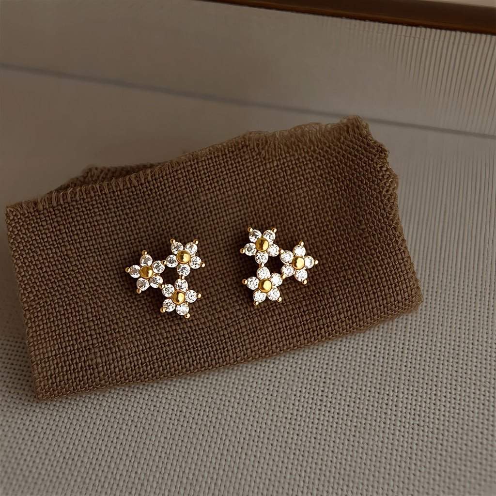 Små Stjerne Blomster Øreringe – 18K Forgyldt & S925 Sølvnål - Lilla Villa