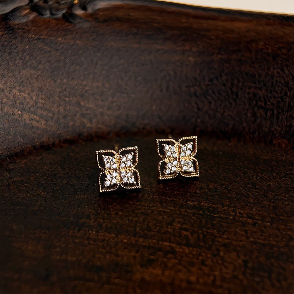 Solblomst Øreringe – Elegant 14K Forgyldt Design & 925 Sølv Nål - Lilla Villa