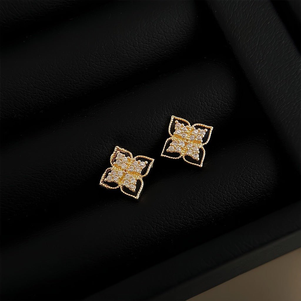 Solblomst Øreringe – Elegant 14K Forgyldt Design & 925 Sølv Nål - Lilla Villa