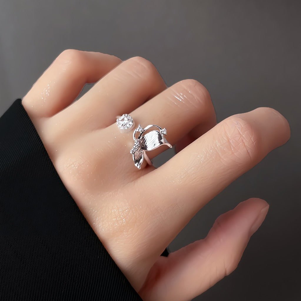 Sommerfugl Åben Ring i Forgyldt Hvidguld med Zirkonia - Lilla Villa