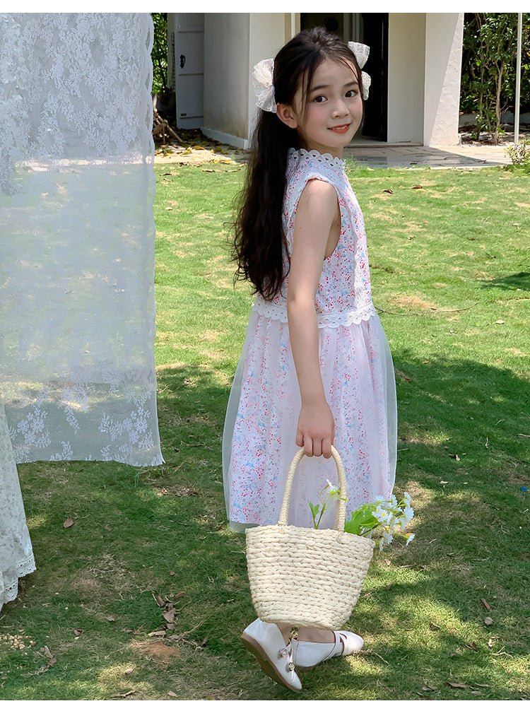 Sommerkjole/sød ferie - og strandkjole med blomsterprint i princess stil til piger(6 - 14 år) - Lilla Villa
