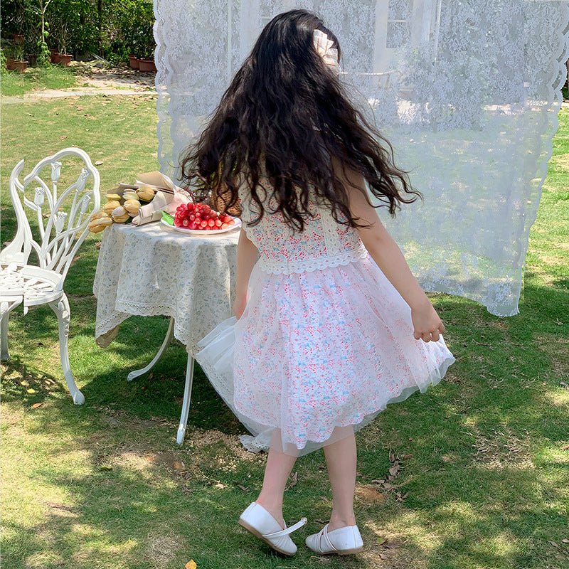 Sommerkjole/sød ferie - og strandkjole med blomsterprint i princess stil til piger(6 - 14 år) - Lilla Villa