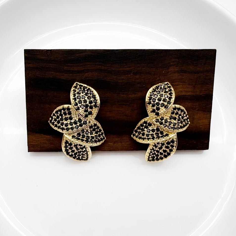 Sort Krystal Blad Øreringe – 14K Forgyldt & 925 Sølv Nål Design - Lilla Villa