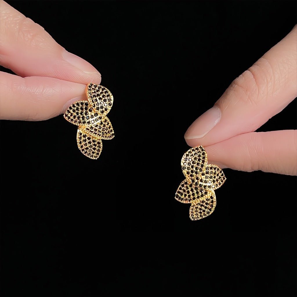 Sort Krystal Blad Øreringe – 14K Forgyldt & 925 Sølv Nål Design - Lilla Villa