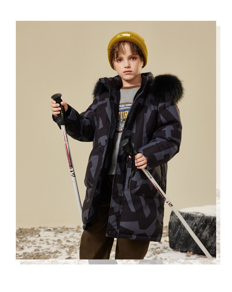 Sort lang dunjakke(90% hvide andedun og 10% fjer) med sort ægte pelskrave til børn - med bogstavmønster - Lilla Villa