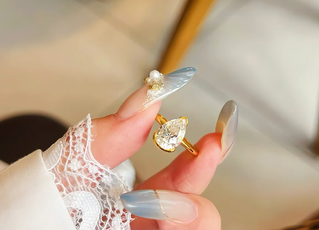 Tåreformet Zirkonia Ring i 925 Sterling Sølv med 14K Forgyldning - Lilla Villa