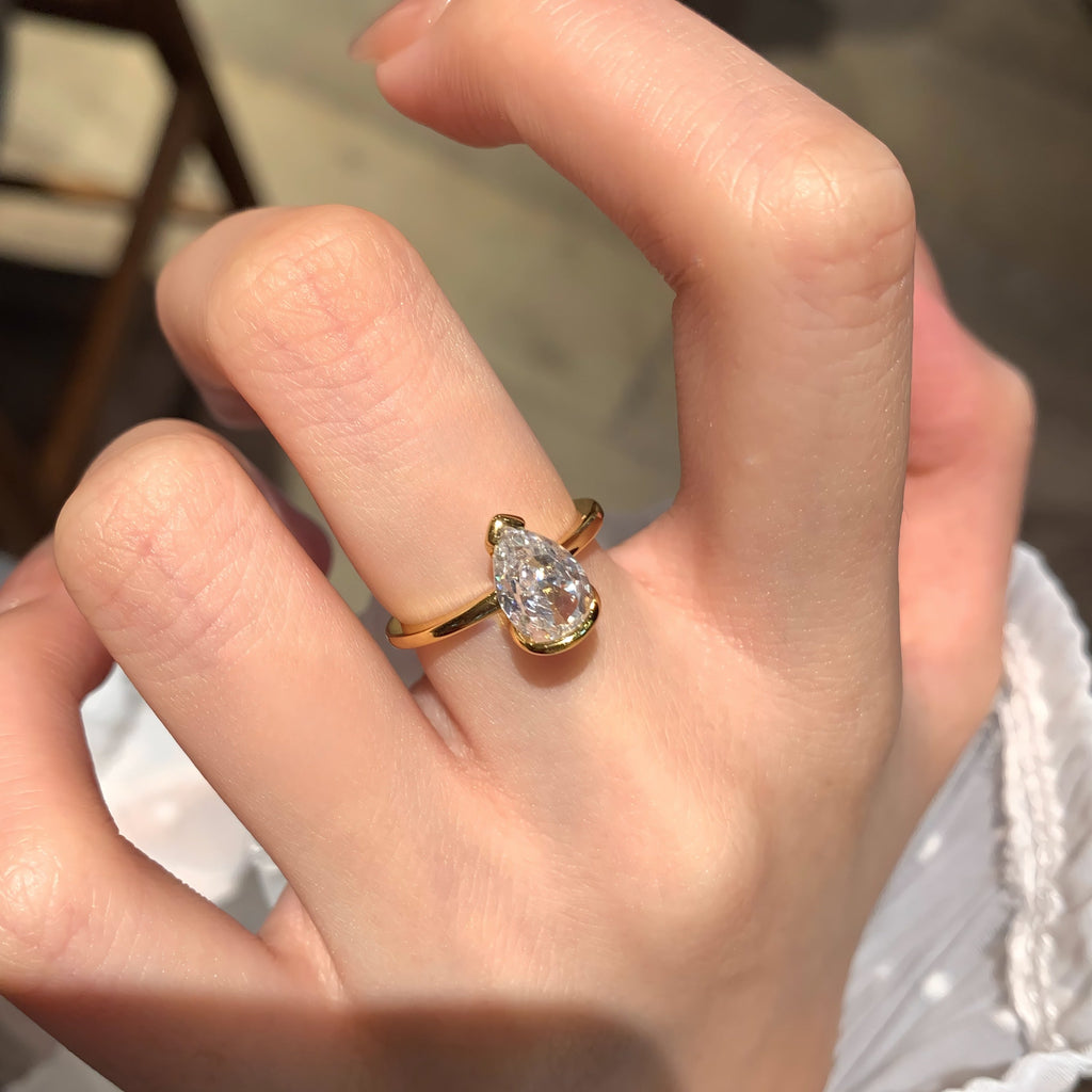 Tåreformet Zirkonia Ring i 925 Sterling Sølv med 14K Forgyldning - Lilla Villa