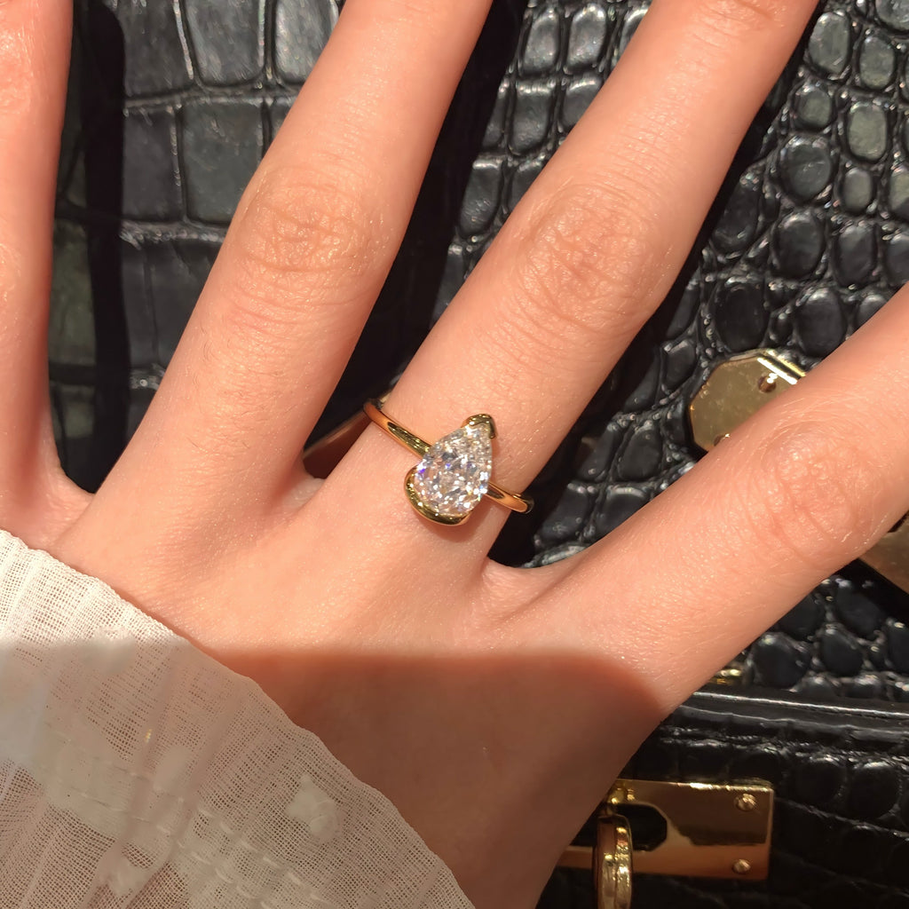 Tåreformet Zirkonia Ring i 925 Sterling Sølv med 14K Forgyldning - Lilla Villa