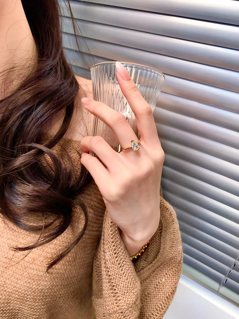Tåreformet Zirkonia Ring i 925 Sterling Sølv med 14K Forgyldning - Lilla Villa