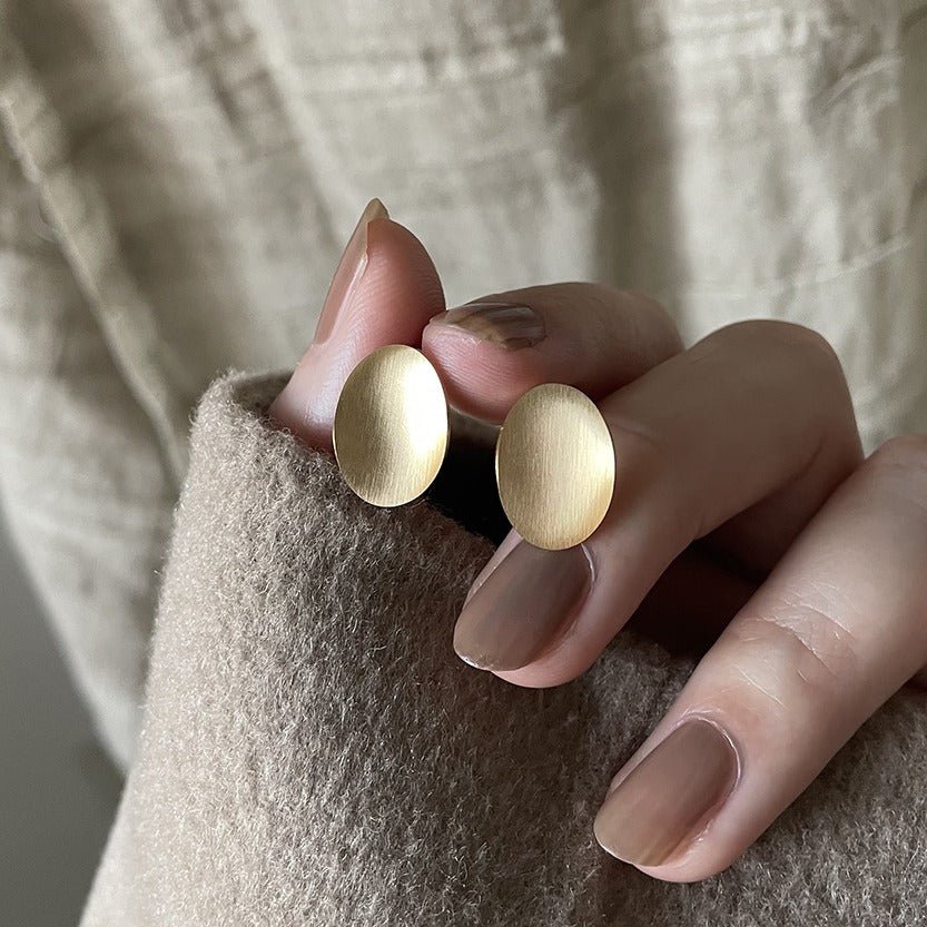 Titanium Ørestikker med Mat Finish – Oval Design - Lilla Villa