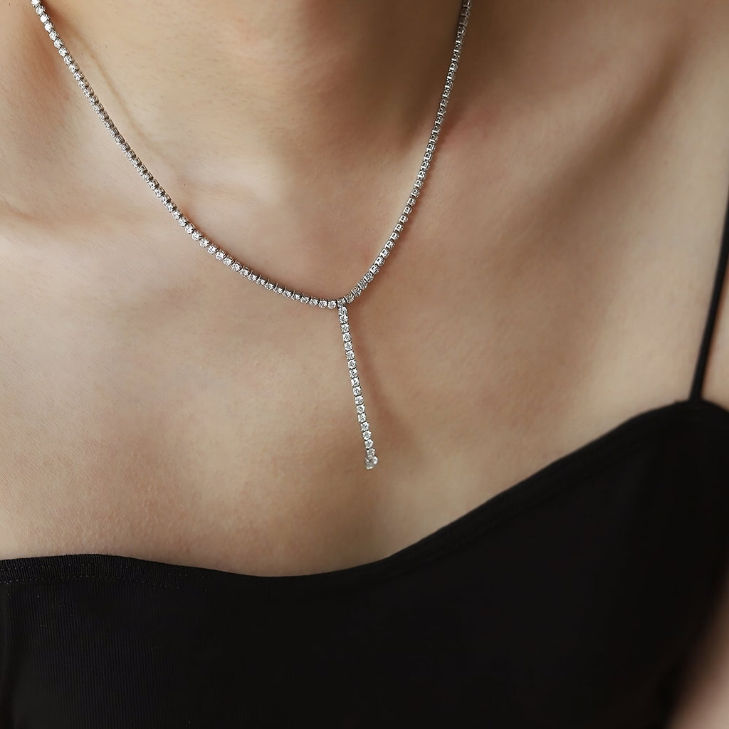 Titanium Stål Halskæde med Cubic Zirkonia og Lang Tynd Kvast – Stilfuldt og Moderne Design - Lilla Villa