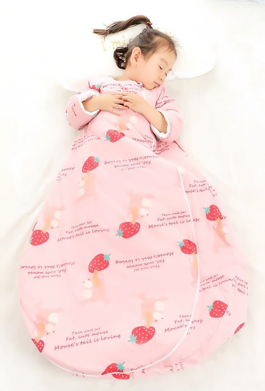 Varm sovepose til 10 - 20°C til baby/børn(Str.:9mdr. - 6år) med aftagelige ærmer - jordbær - Lilla Villa