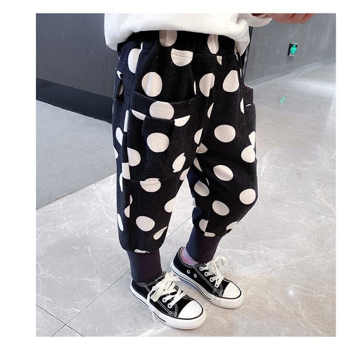 Ekstra varm sort fleece sweatpants/joggingbukser/joggers med hvide prikker til børn - Lilla Villa